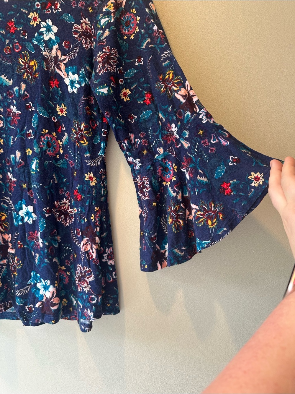 Como Vintage size M Women's Navy Floral Scoop Neck Top - Picture 2 of 4